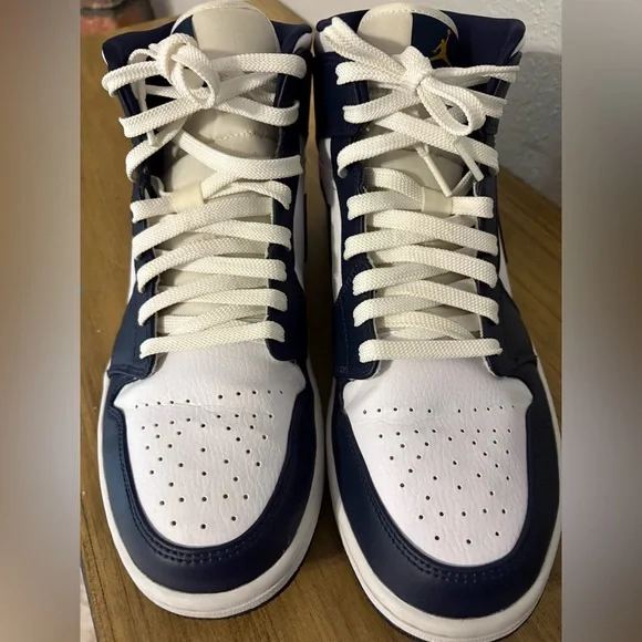 Nike Air Jordan 1 Mid Obsidian Blue Lace Up Sneakers Men’s 10 1/2 Basketball